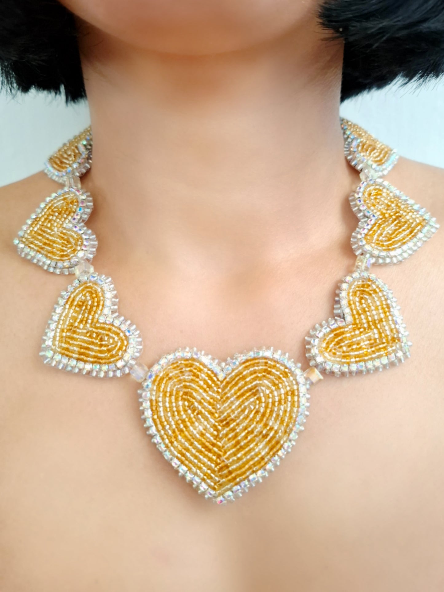 Collar de corazones de París