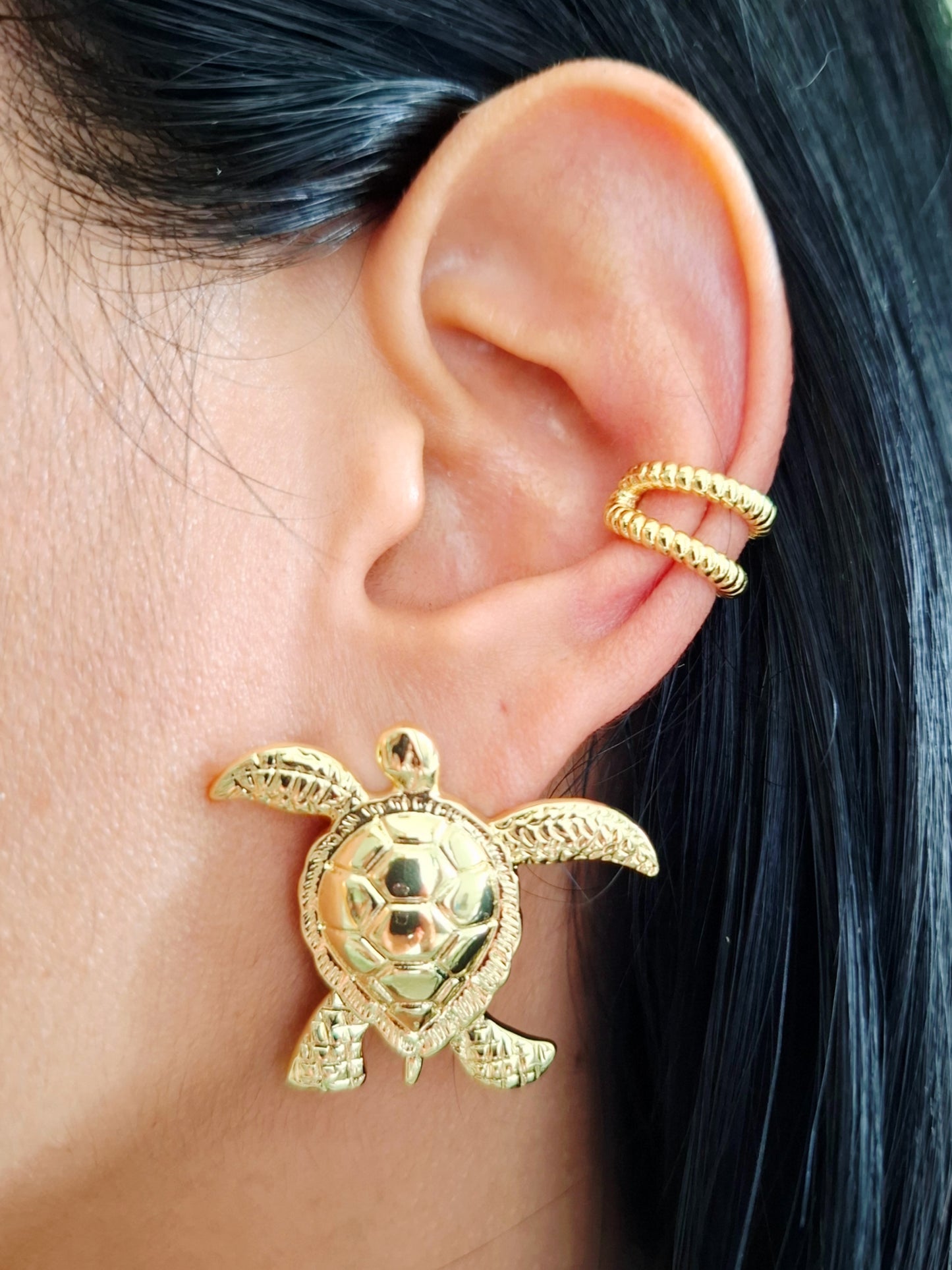 Pendientes de tortugas marinas de metal