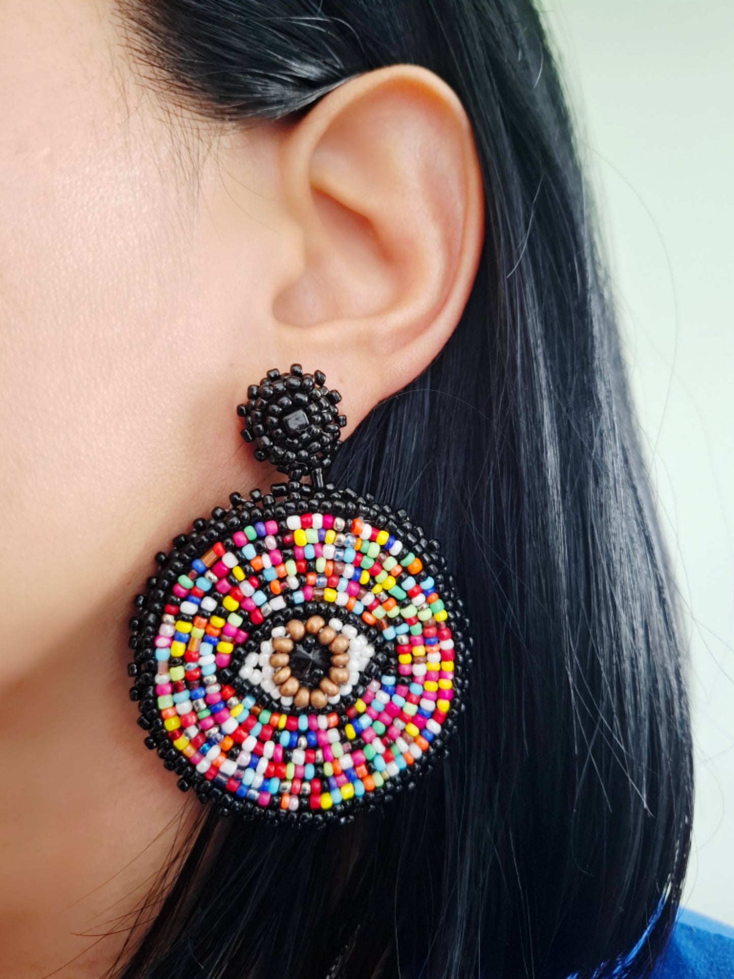 Pendientes de ojos con confeti