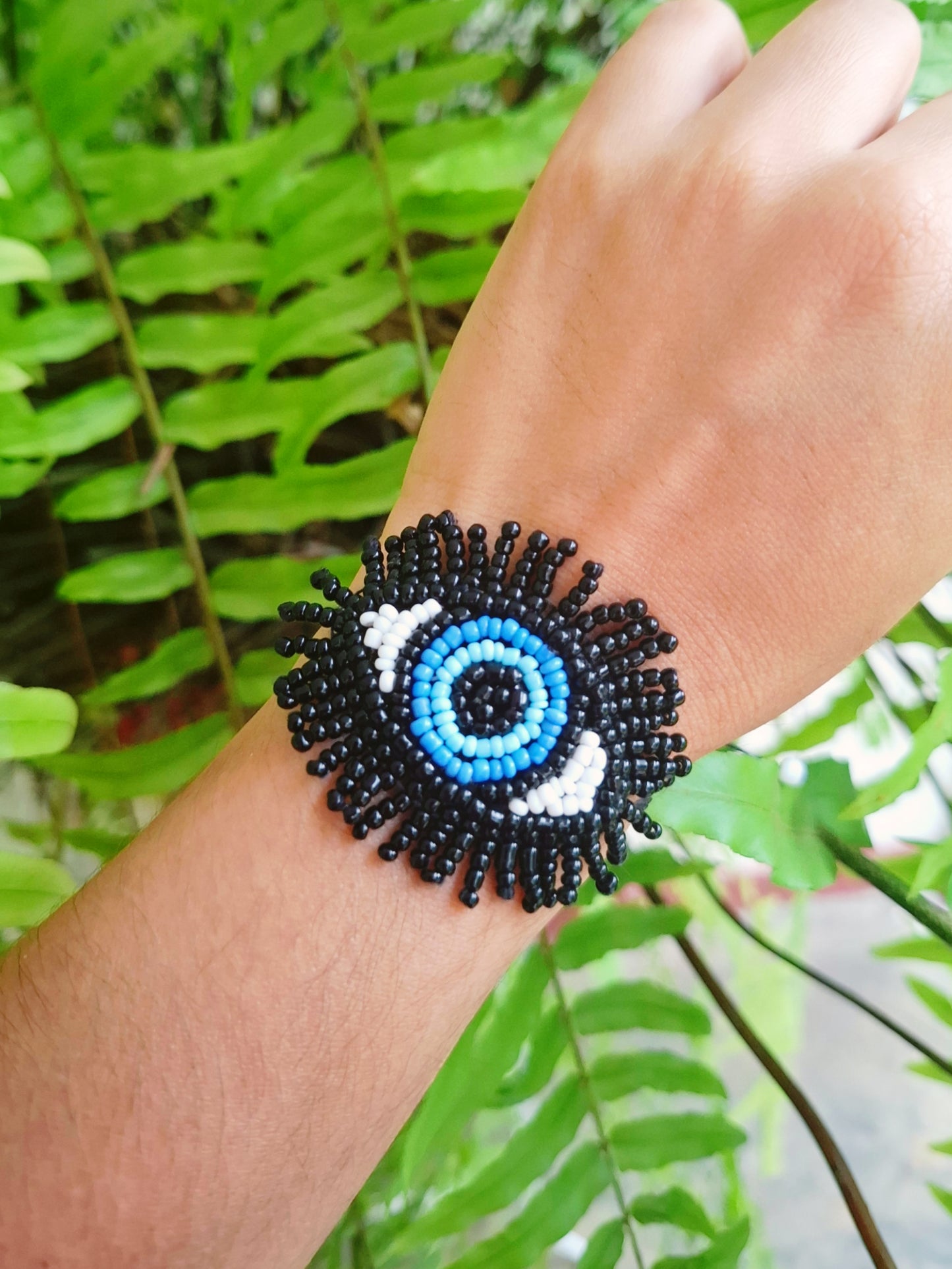 Pulsera de ojos