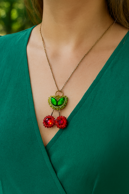 Collar de cerezas