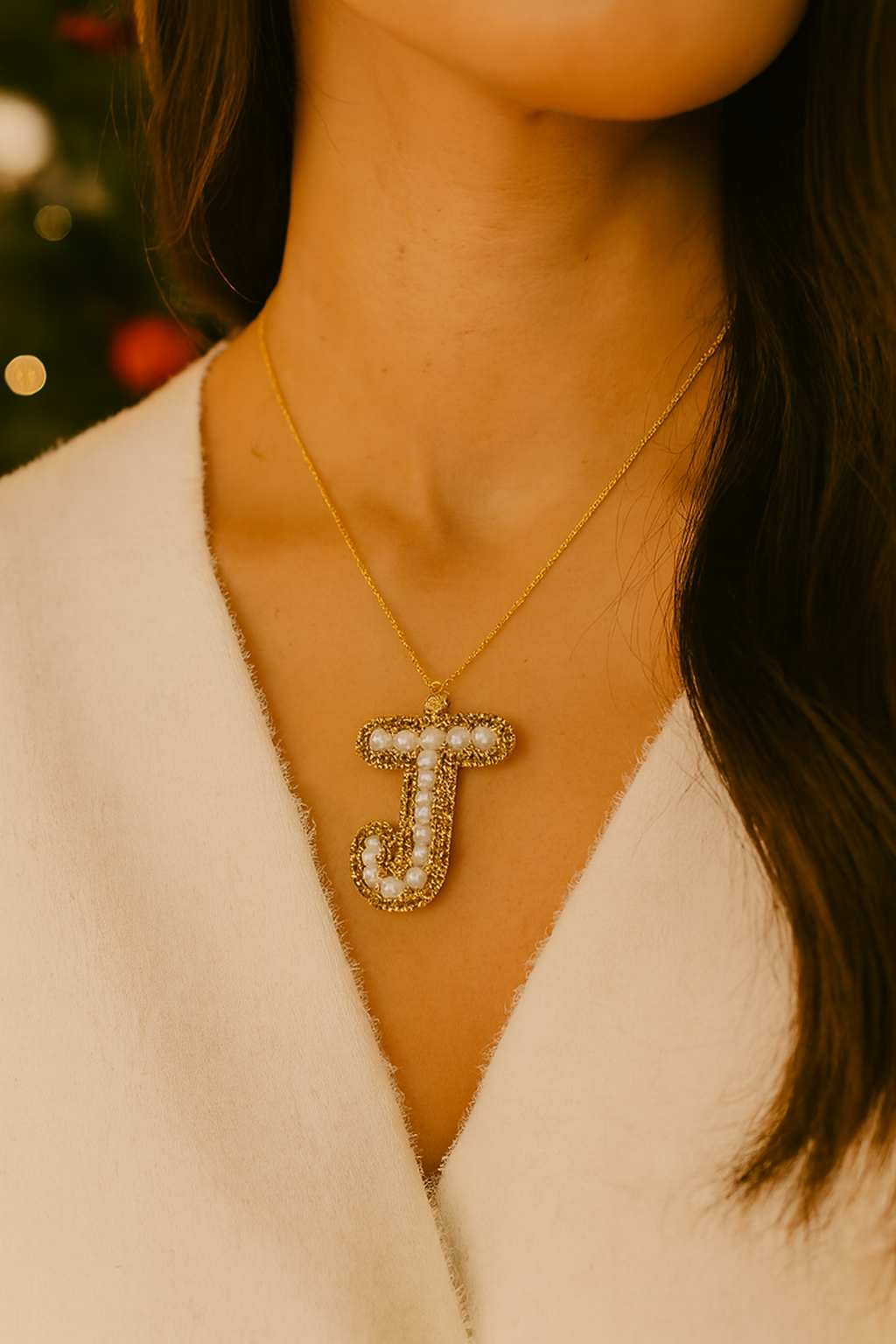 Juego de joyas personalizado con inicial "J" de Pearls.