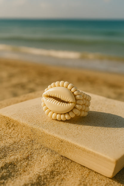 Anillo de concha marina