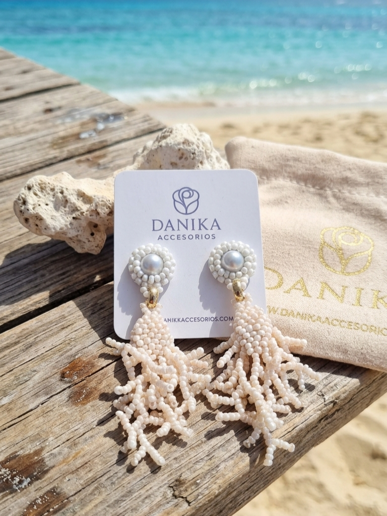 Pendientes de coral perla llamativos