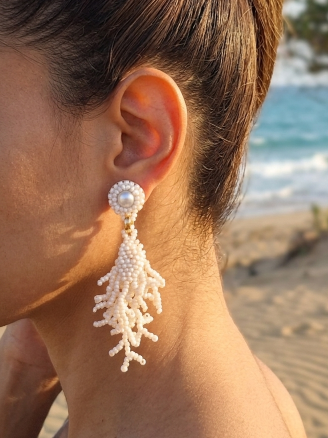 Pendientes de coral perla llamativos
