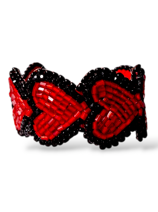 Preciosa pulsera de mini corazones
