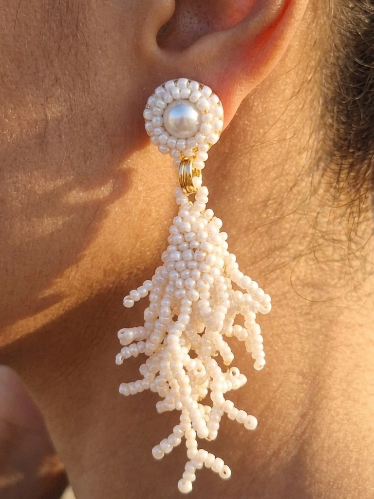 Pendientes de coral perla llamativos