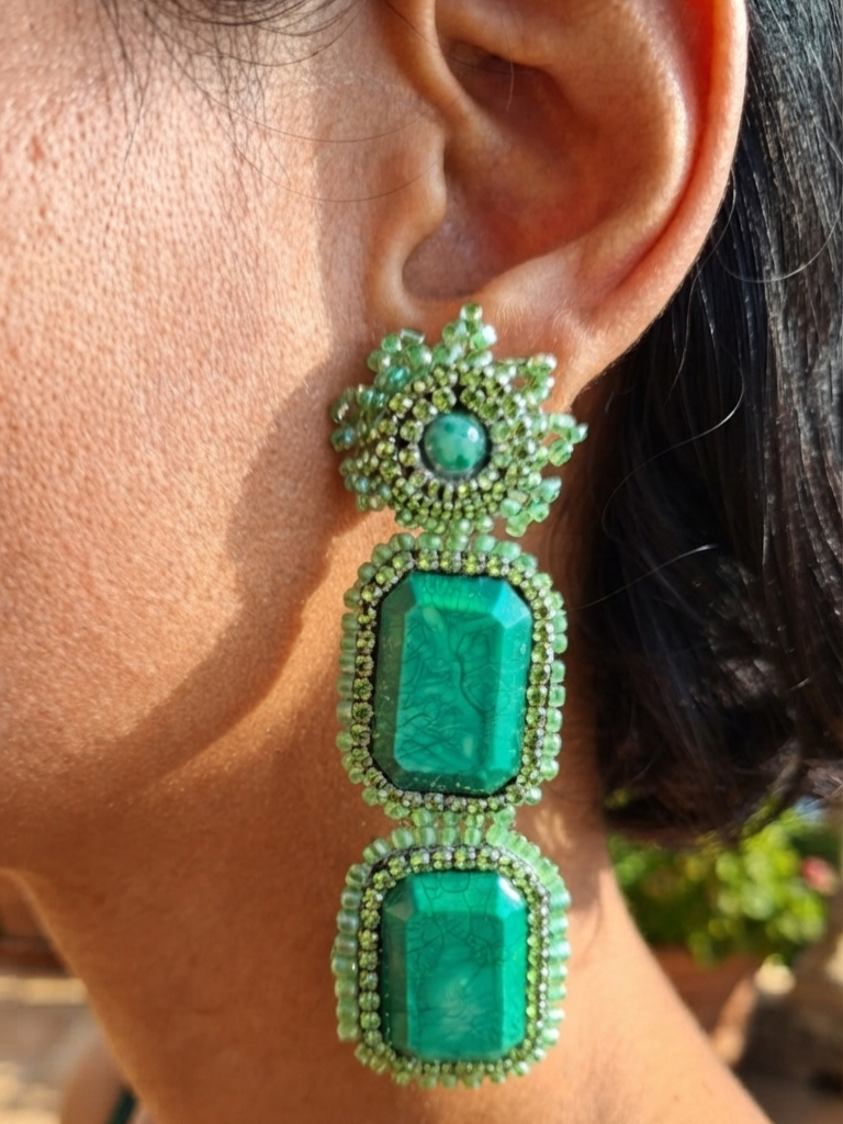 Pendientes Audrey de cuentas verdes esmeralda